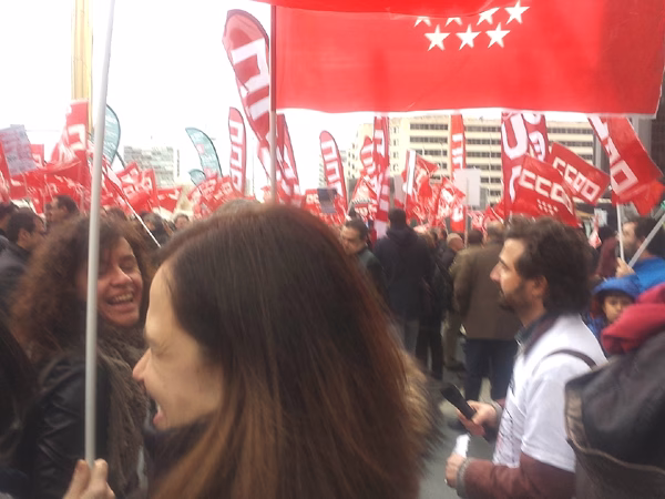 Multitudinaria concentración por el convenio del sector de ahorro